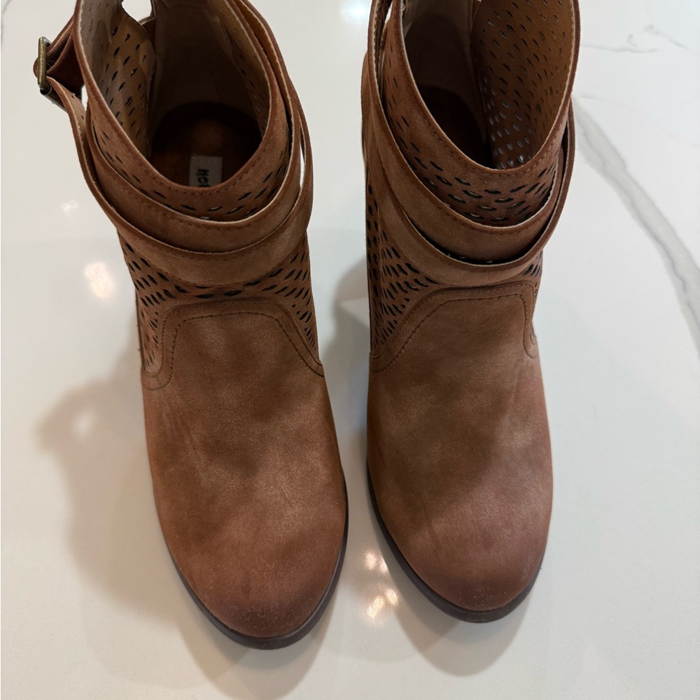 Not Rated Women’s Brown Ankle Boots Size 9.5